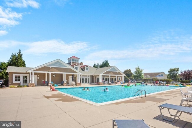 Building Photo - 29726 Vincent Village Dr