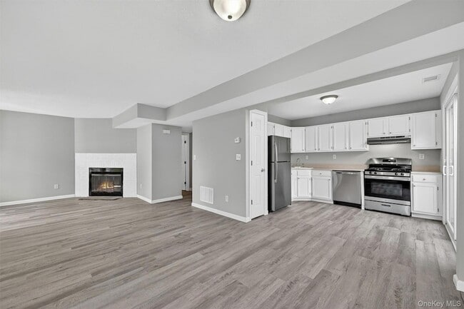 Building Photo - 2722 Whispering Hills Dr