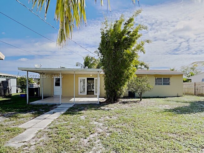 Building Photo - 913 Cochran Dr