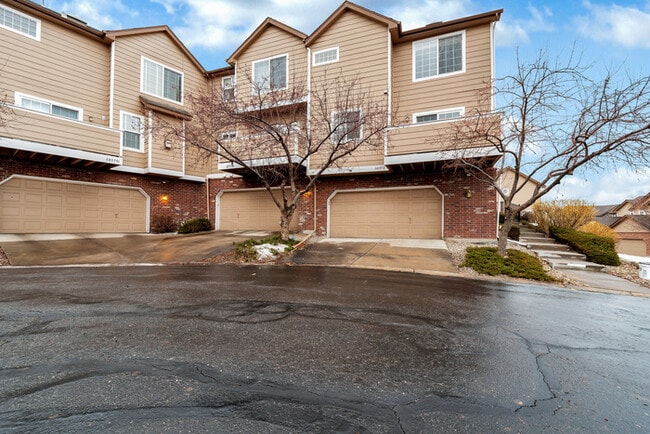 Building Photo - 2 Bedroom Condo in Littleton with a Fireplace and 2-car Garage!