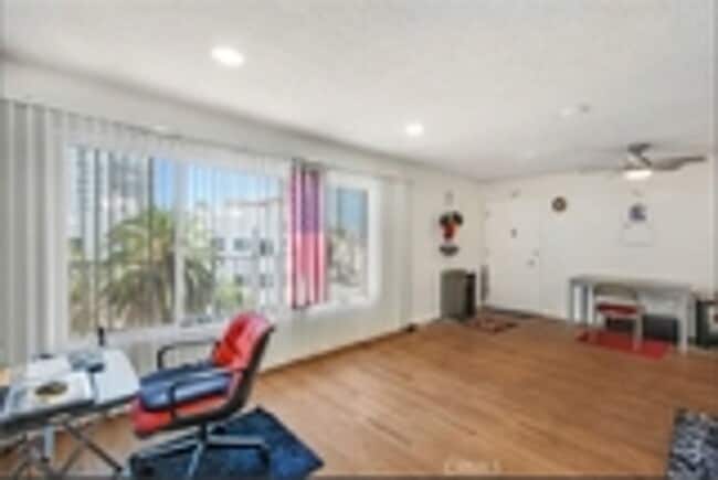 Building Photo - Spacious 1 Bedroom | 1 Bath – Long Beach