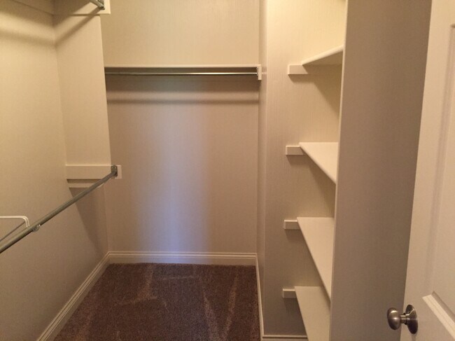 Building Photo - 2409 Wittenberg Ave SE