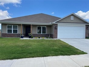 Building Photo - 2960 W McLaren Dr