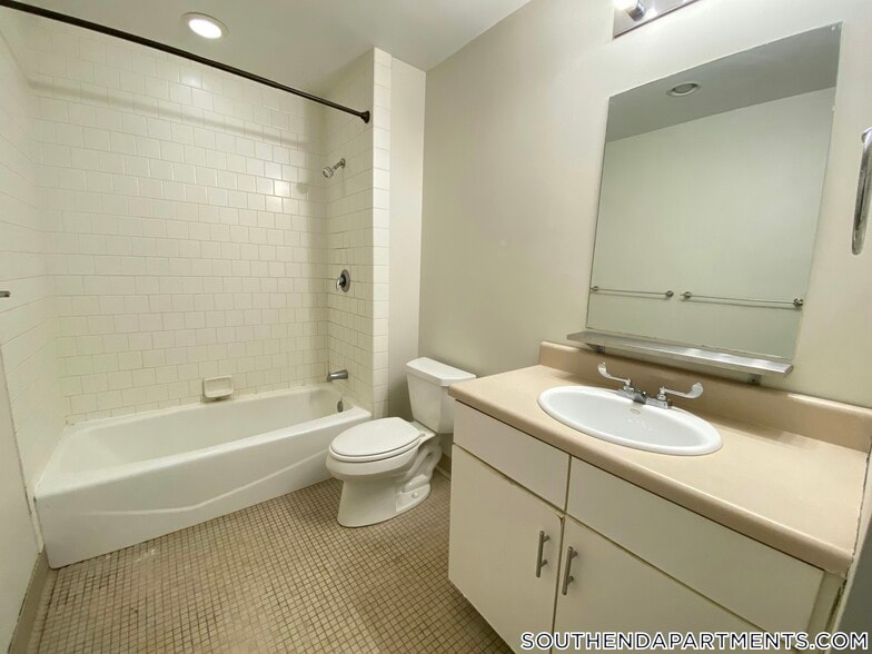 Building Photo - 160 E Berkeley St