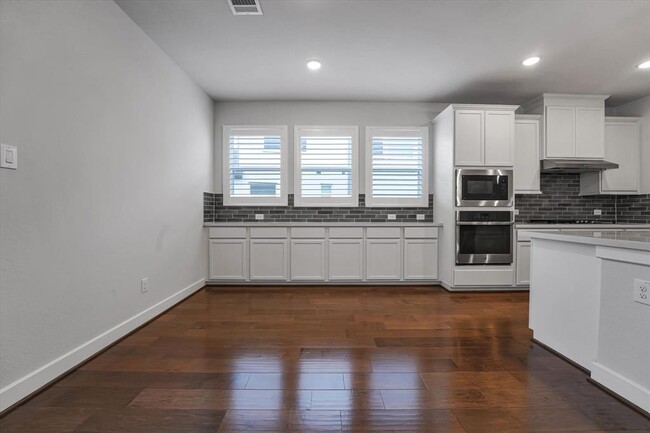 Building Photo - 6406 Prairie Landing Blvd