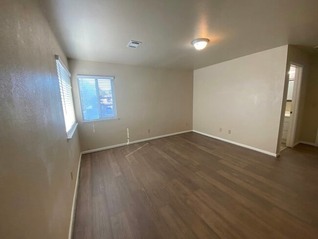 Building Photo - 17280 Markross Ct