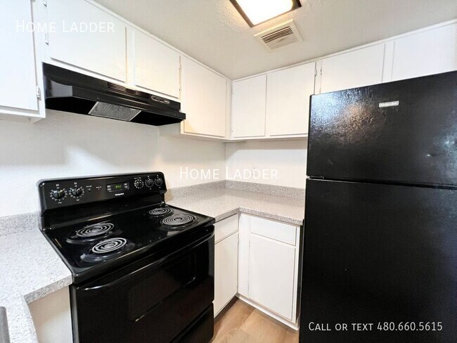 Building Photo - 4961 S Park Ave