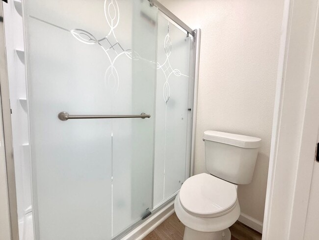 Building Photo - For Rent – 2 Bedroom, 1 Bath Apartment in ...