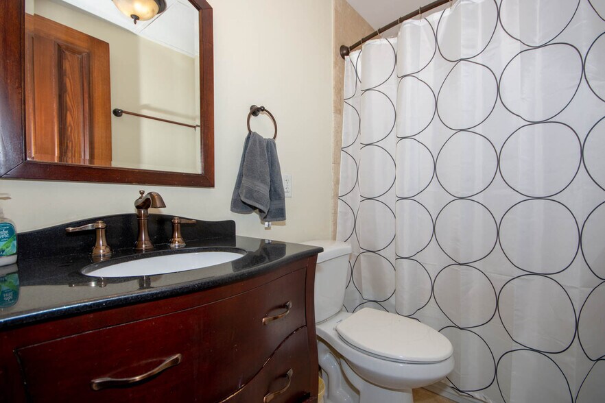 Building Photo - 12 Worthington St