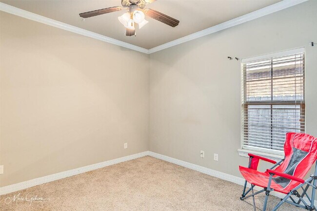 Building Photo - 244 Gloucester Dr