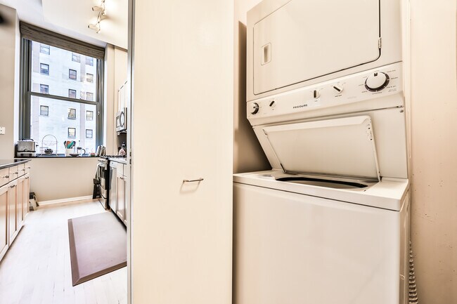 Building Photo - 71 Lower Wacker Dr