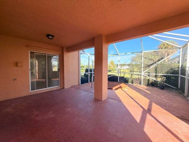 Building Photo - 2645 Country Golf Dr