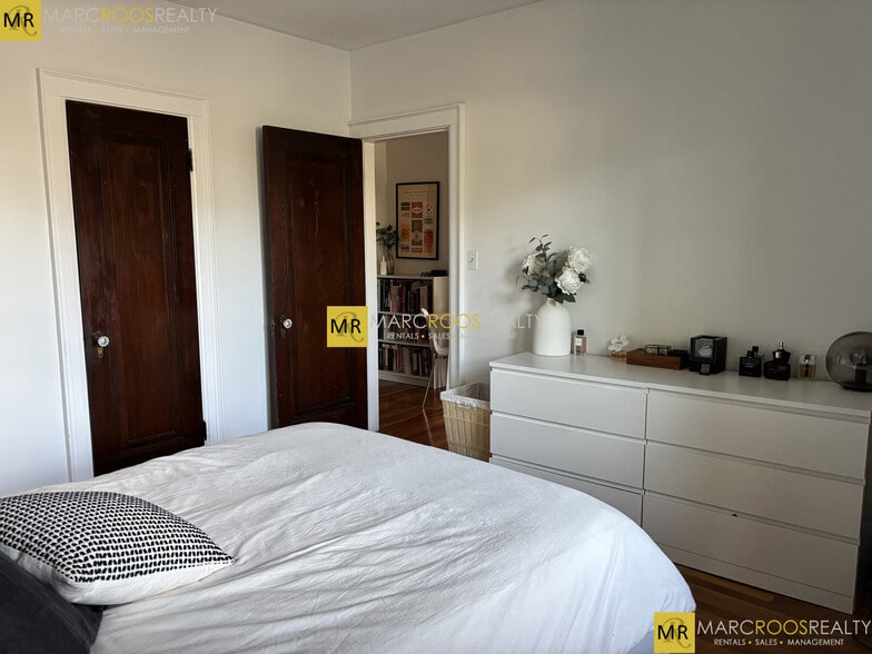 Building Photo - 52 Strathmore Rd