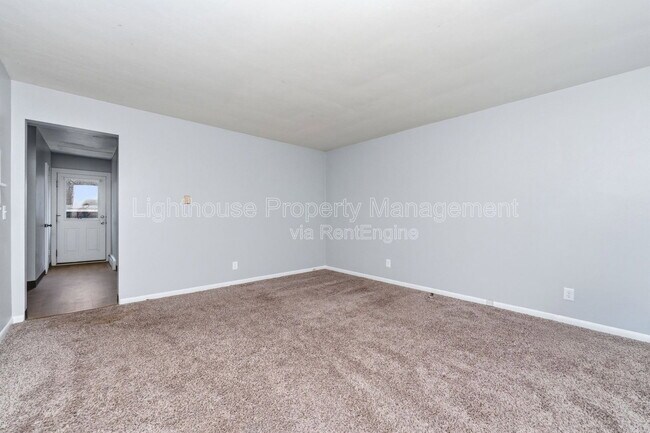 Building Photo - 1926 Sunnyside Dr