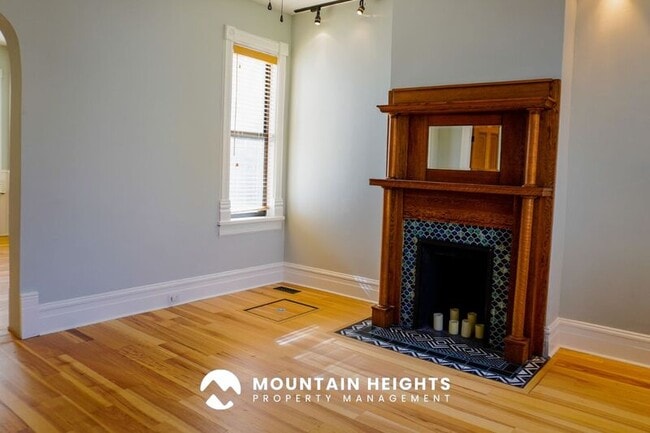 Building Photo - 235 Reed Ave N