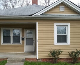 Building Photo - Chapel Hill / 3BR House on S Graham St AVA...