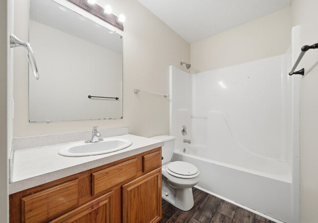 Building Photo - 1907 W Apricot Ln