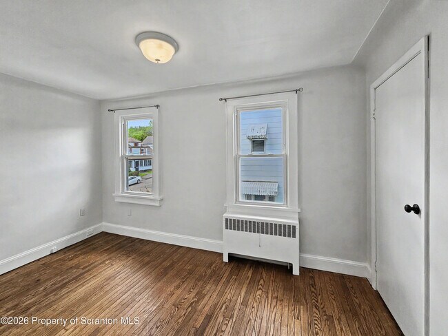 Building Photo - 814 Price St