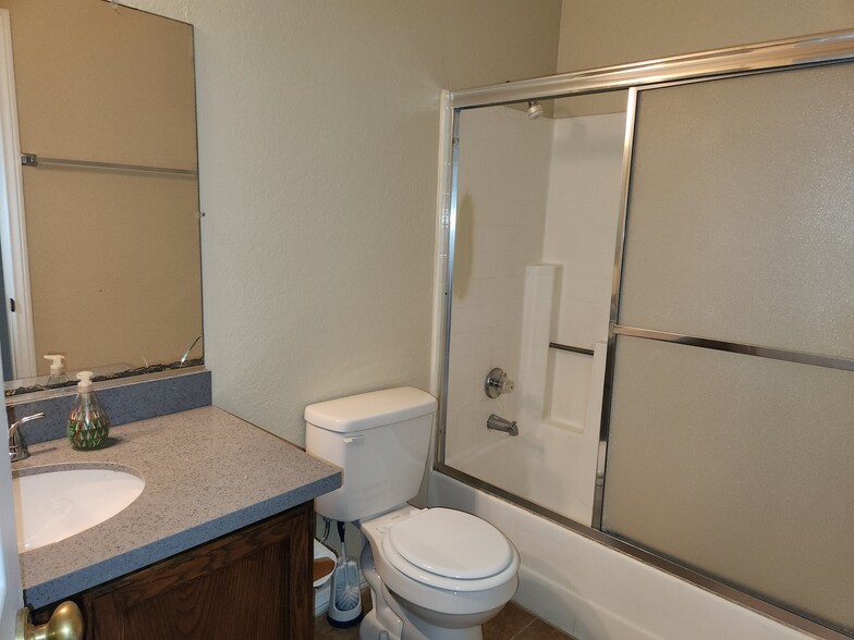 Guest Bathroom - 1208 Roswell Ave