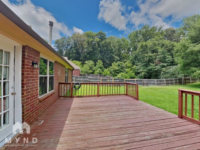 Building Photo - 15 Rolling Oaks Dr