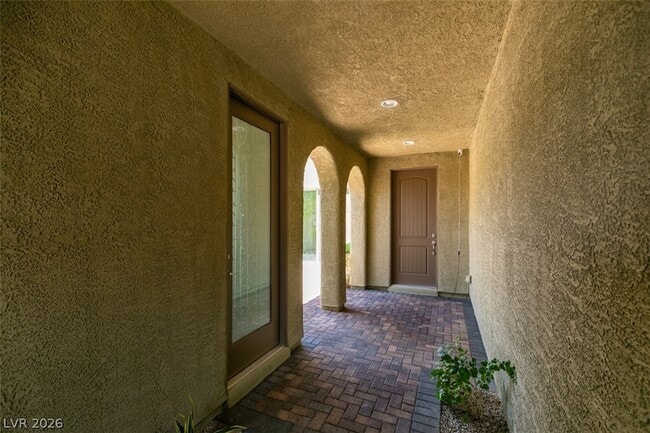 Building Photo - 1027 Whitworth Ave