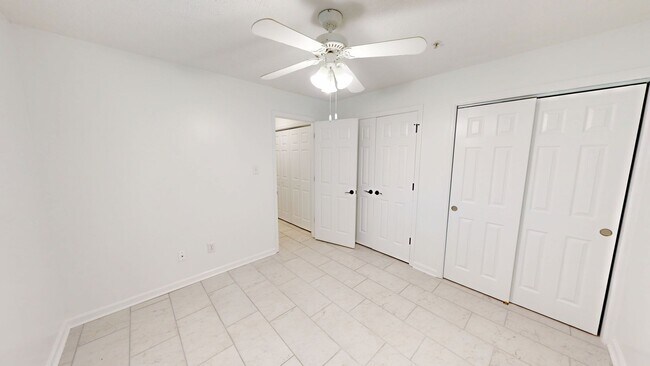Building Photo - 3 Bedroom Condo in Kings Grant w/ Luxury Updates!