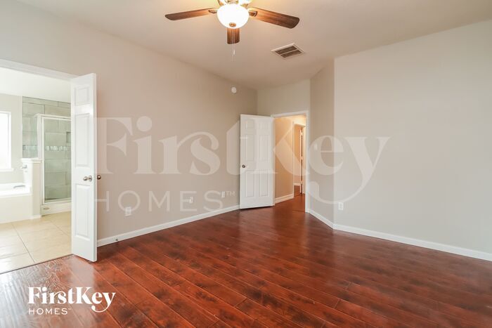 Building Photo - 5018 Creekbridge Ct