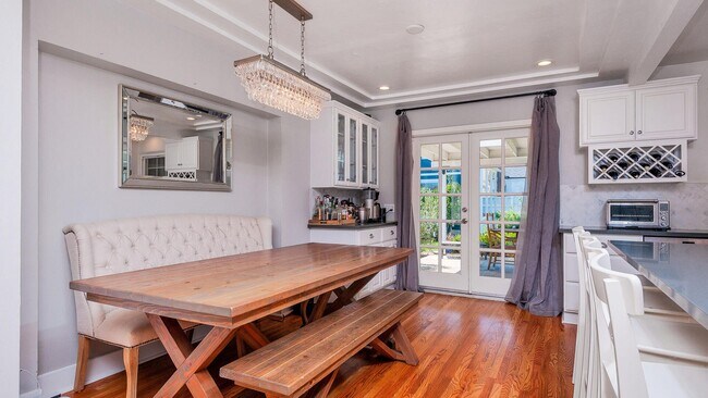 Building Photo - Single story, 4 bedroom, plus detached off...