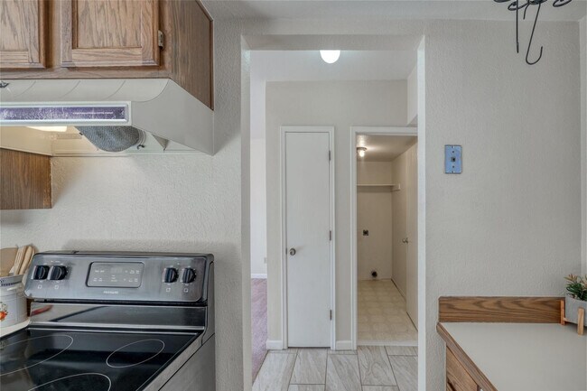 Building Photo - 4208 Ave Palermo