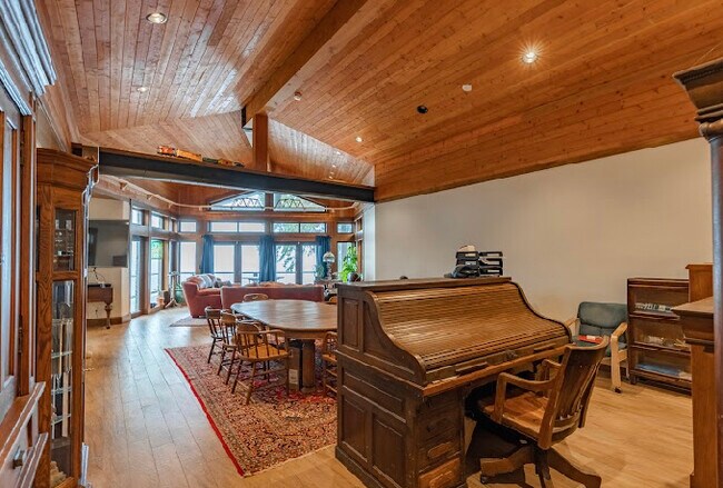 Building Photo - 8815 Oertel Dr
