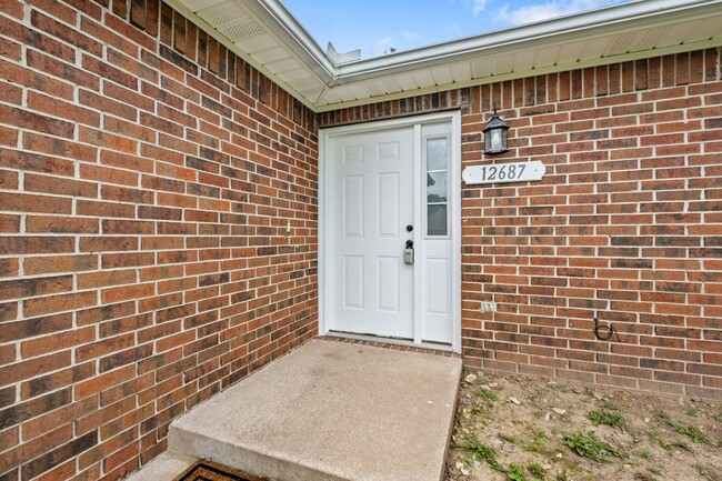 Building Photo - Pioneer Ln Duplex