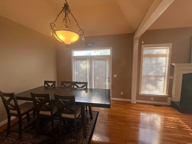 Building Photo - Beautiful 4 Bed in Hamburg!