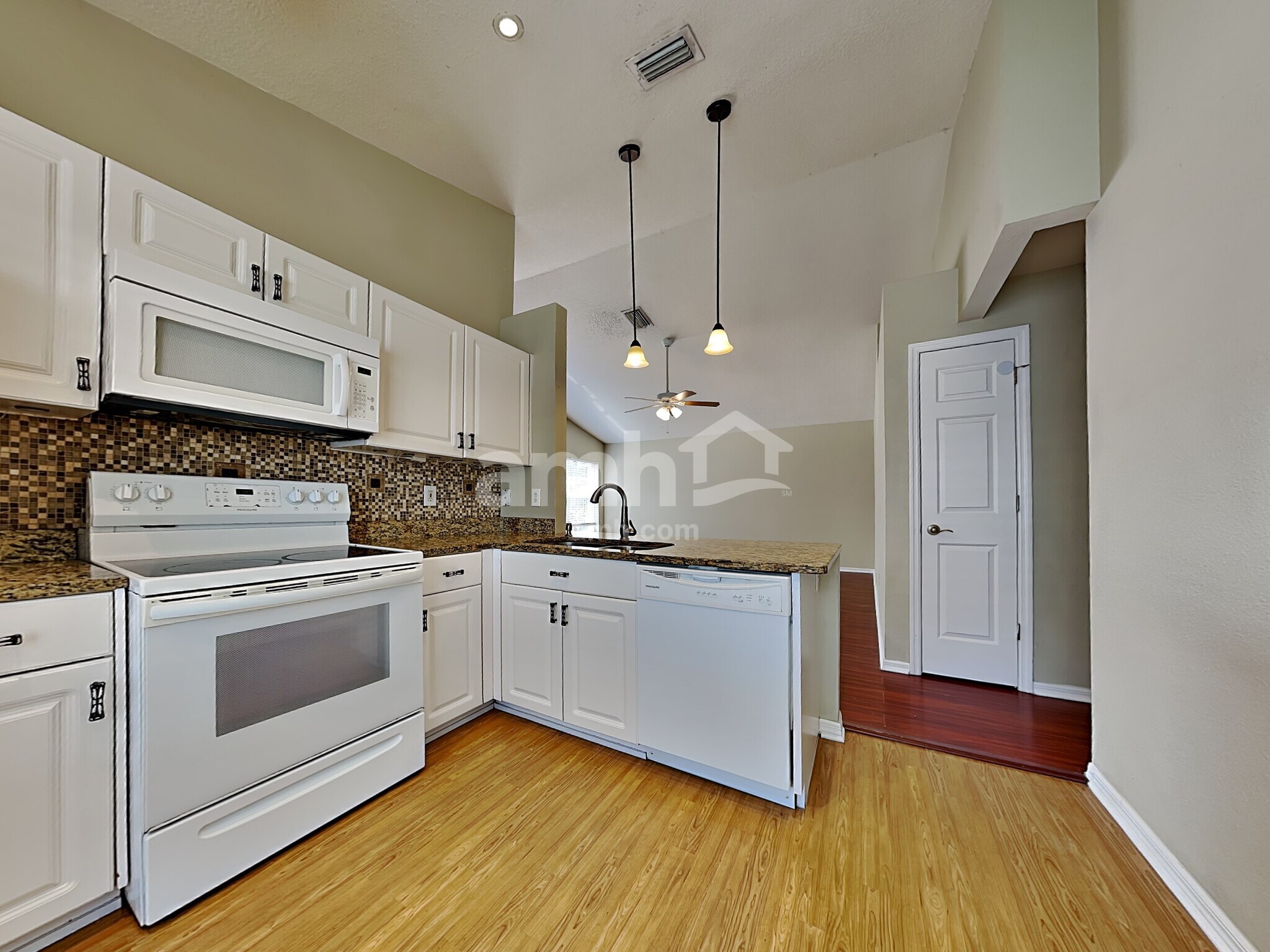 Building Photo - 517 Summer Sails Dr