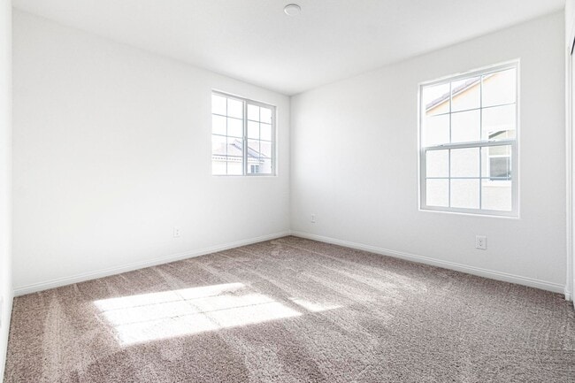 Building Photo - Brand New Build! Townhouse in the heart of Inspirada's Master Planned Community! available 4/1/2026