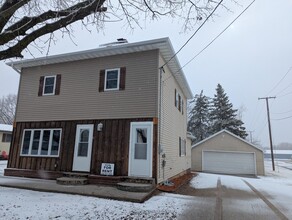 Building Photo - 520 E Washington St