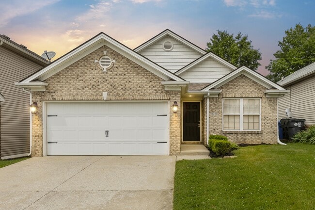 Primary Photo - 3220 Sweet Clover Ln