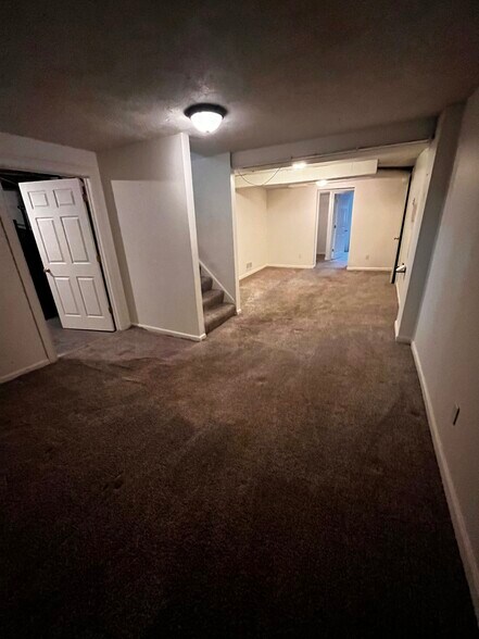 Building Photo - 137 Wrenwood Ln