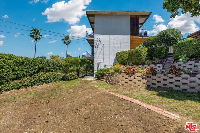 Building Photo - 3601 Berry Dr