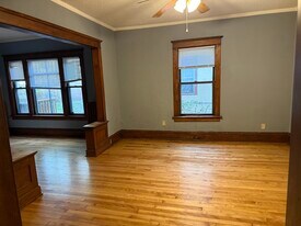 Building Photo - 2621 Columbus Ave
