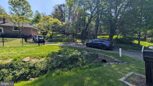 Building Photo - 15715 Tierra Dr
