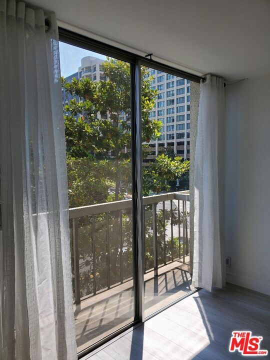 Building Photo - 10751 Wilshire Blvd