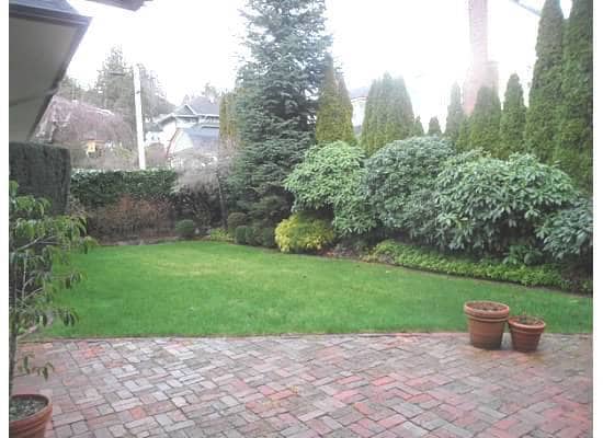 Building Photo - Broadway Hill home