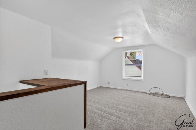 Building Photo - 20259 Oakfield Ave
