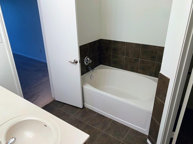 Building Photo - 2417 Riker Ridge Trail