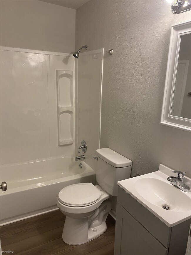 Building Photo - 2 br, 1 bath Duplex - 2634 Foster Street