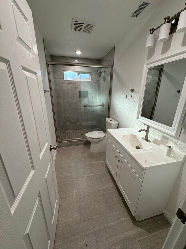 Building Photo - 7950 4th St