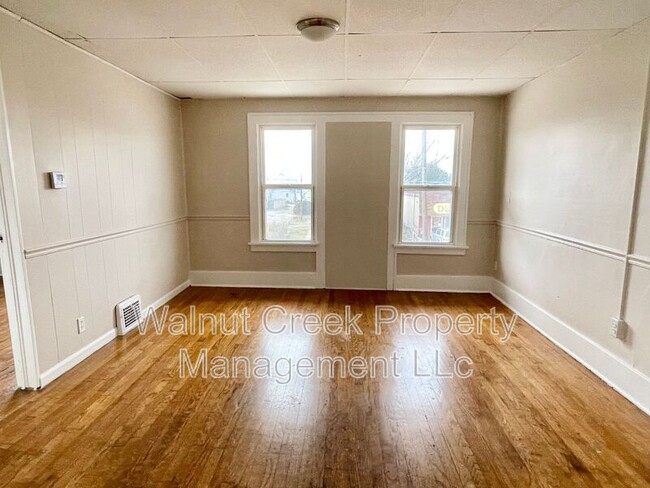 Building Photo - 810 E Erie Ave