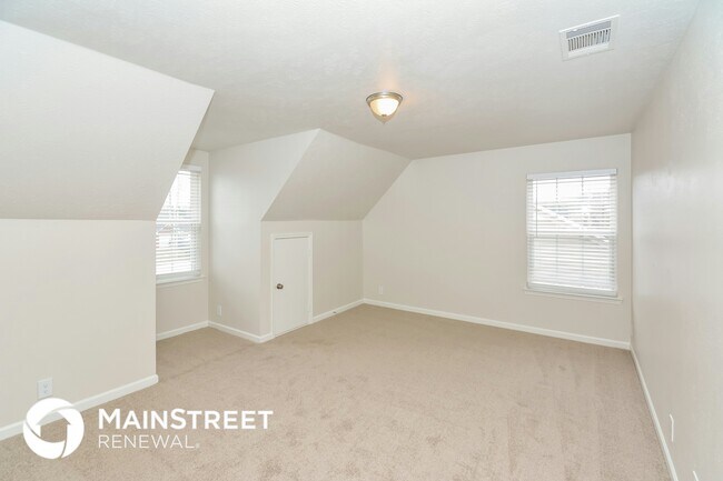 Building Photo - 1313 S Hampton Ct