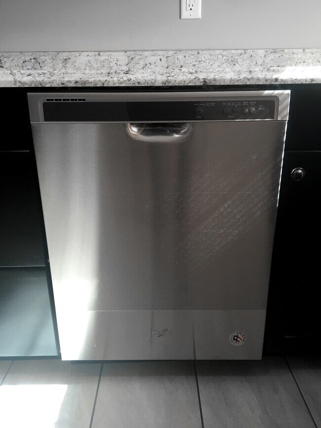 Building Photo - 1410 Beth St NW