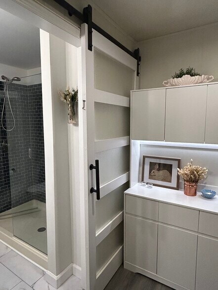 Building Photo - 3178 Ridge Rd